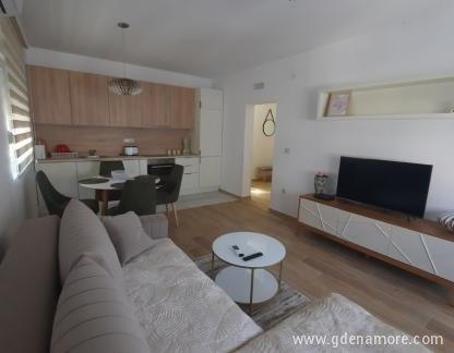Appartements Villa Vujovic "APARTMAN 2", , logement privé à Tivat, Monténégro - viber_image_2022-07-09_15-38-49-992